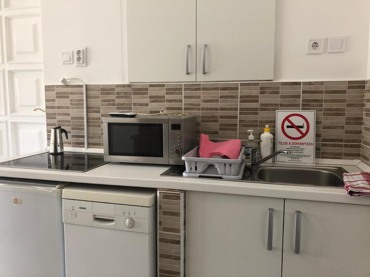 Petra Vendeghaz Hotel Szekszard Ngoại thất bức ảnh