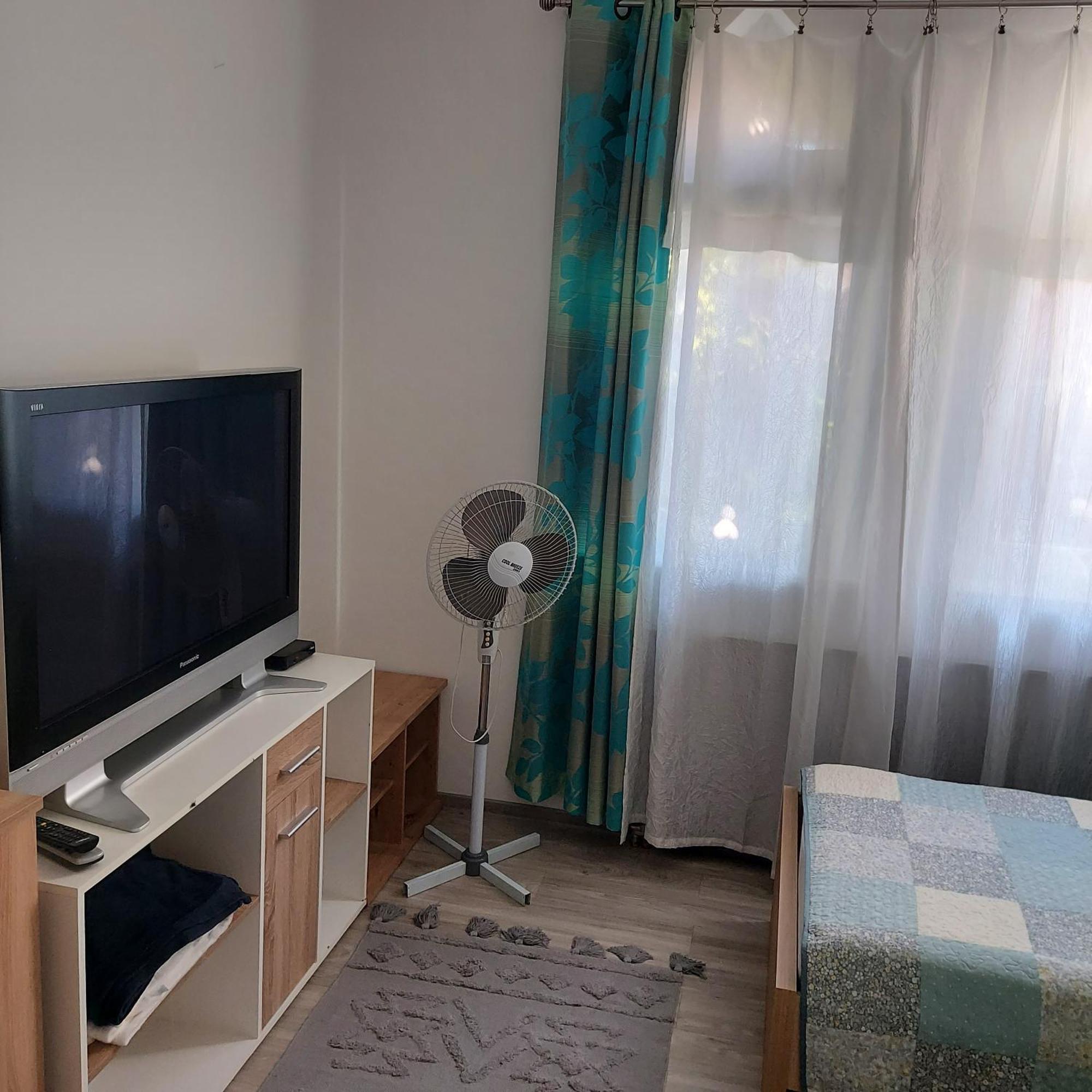 Petra Vendeghaz Hotel Szekszard Ngoại thất bức ảnh